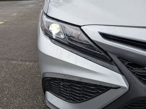 Used 2021 Toyota Camry SE image 9