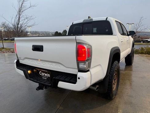 Used 2023 Toyota Tacoma TRD Off-Road w/ Technology Package AWD/4WD image 9