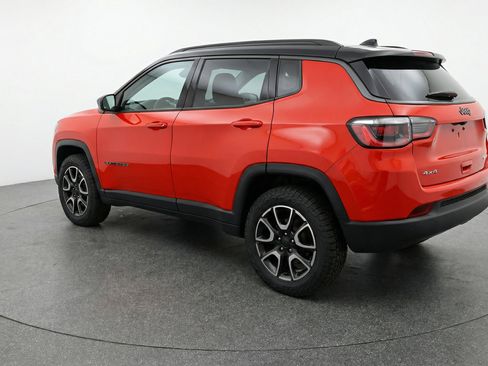 Used 2025 Jeep Compass Trailhawk AWD/4WD image 6
