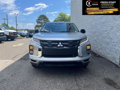 Used 2026 Mitsubishi Outlander Sport LE AWD/4WD image 2