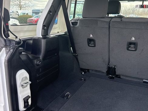 Used 2022 Jeep Wrangler Unlimited Sport image 19