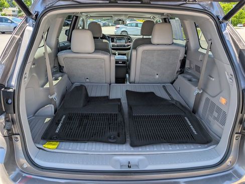 Used 2018 Toyota Highlander Limited AWD/4WD image 12