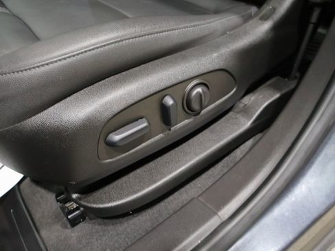 Used 2022 Chevrolet Blazer LT image 12