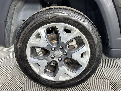 Used 2018 Jeep Compass Limited image 32