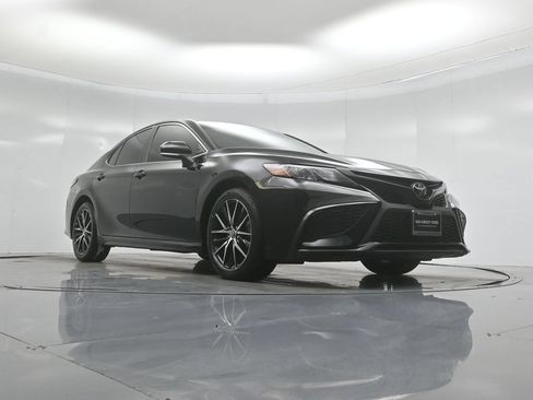 Used 2022 Toyota Camry SE FWD image 45