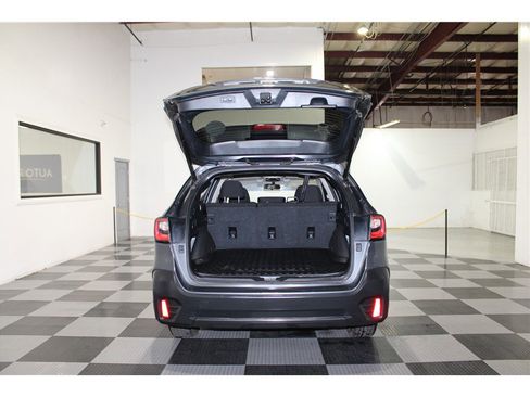 Used 2022 Subaru Outback Premium image 18