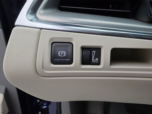 Used 2025 Cadillac XT5 Premium Luxury w/ LPO, Floor Liner Package AWD/4WD image 24