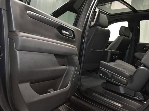 Certified 2025 Chevrolet Suburban RST w/ RST Capability Package AWD/4WD image 35