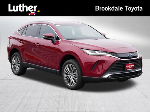 Certified 2024 Toyota Venza XLE AWD/4WD image 1
