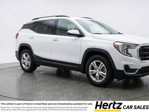 Used 2024 GMC Terrain SLE image 1