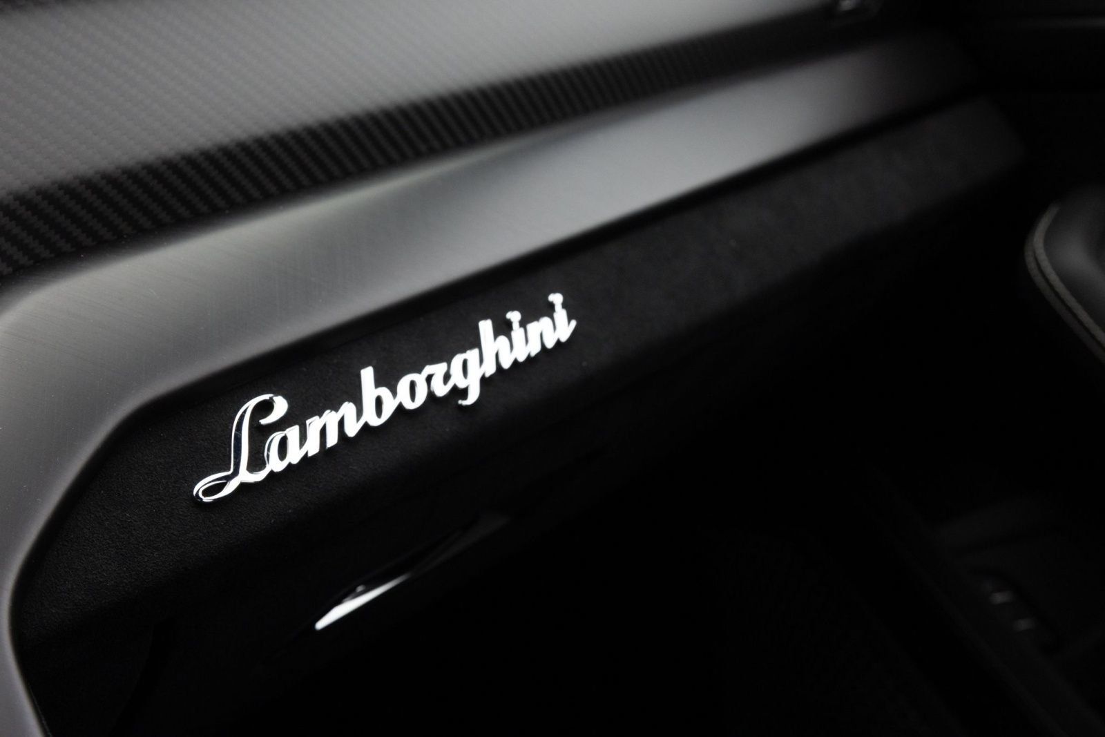 Used 2023 Lamborghini Urus Performante AWD/4WD image 28