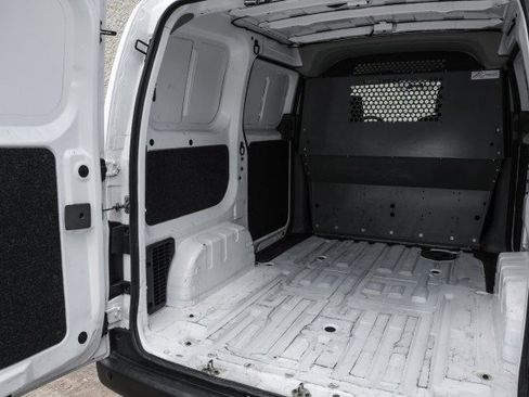 Used 2020 Nissan NV200 S image 46