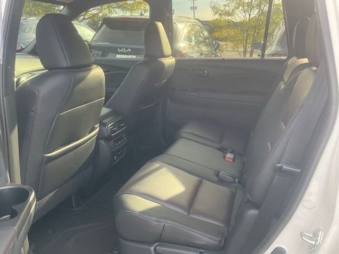 Used 2024 Honda Passport Black Edition image 28