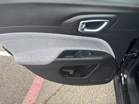 Used 2022 Jeep Compass Latitude w/ Convenience Group image 25