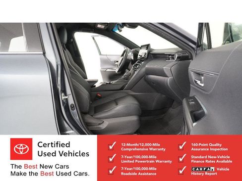 Certified 2022 Toyota Venza XLE image 16