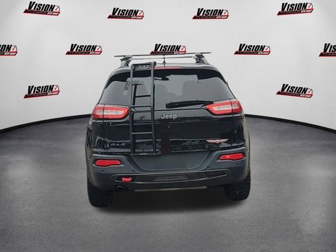 Used 2018 Jeep Cherokee Trailhawk image 6