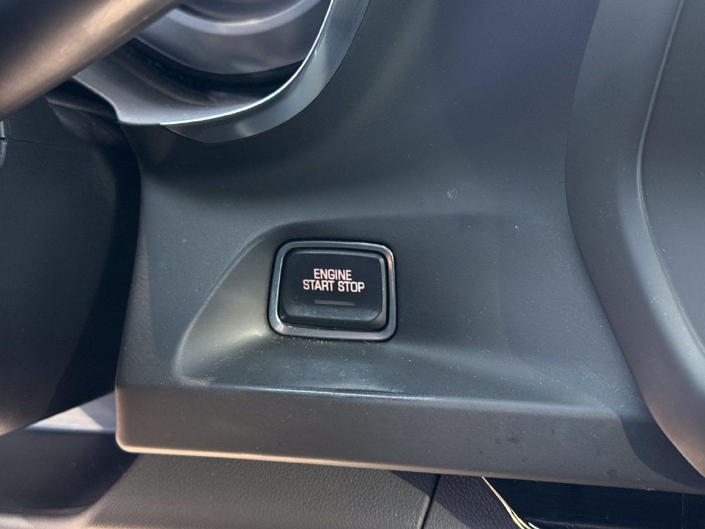Used 2018 Chevrolet Camaro LT RWD image 21