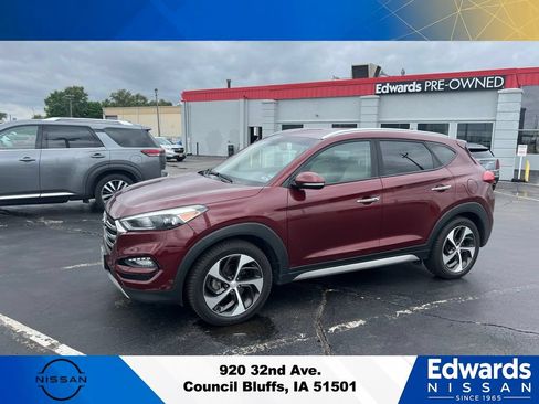 Used 2017 Hyundai Tucson Limited AWD/4WD image 3
