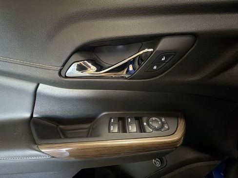 Certified 2023 GMC Acadia SLE w/ Driver Convenience Package image 13