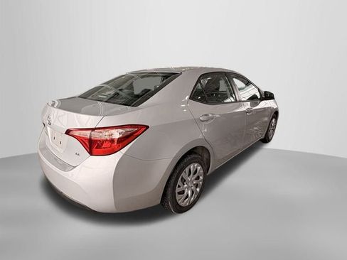 Used 2018 Toyota Corolla LE image 8