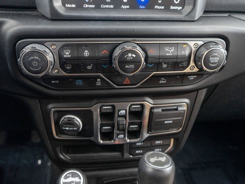 Used 2023 Jeep Wrangler Unlimited Sahara w/ Cold Weather Group AWD/4WD image 20