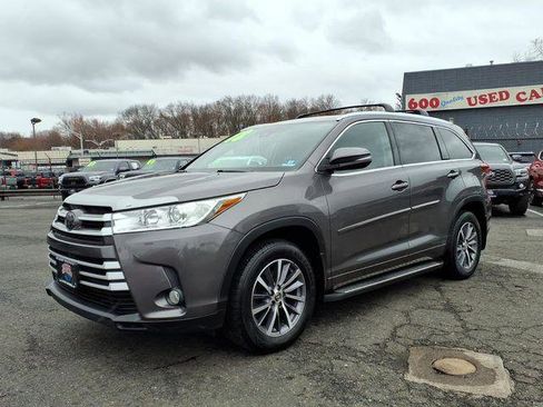 Certified 2018 Toyota Highlander XLE w/ Protection Package #3 AWD/4WD image 3