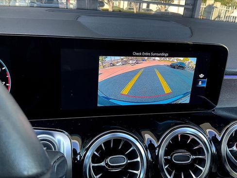 Used 2023 Mercedes-Benz GLB 250 image 26