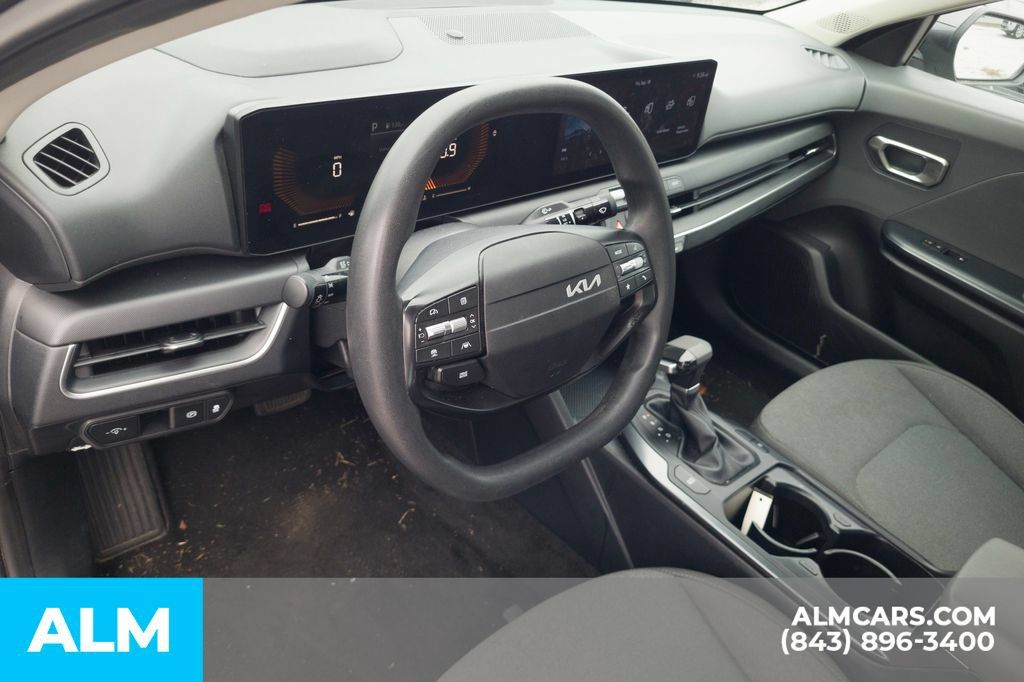 Used 2025 Kia K4 FWD image 5