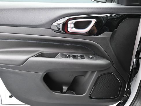 New 2026 Jeep Compass Latitude image 20