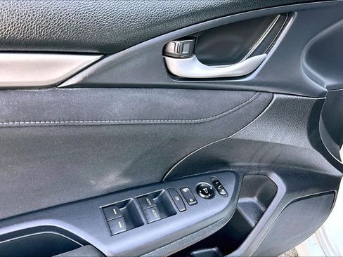 Used 2018 Honda Civic EX image 32