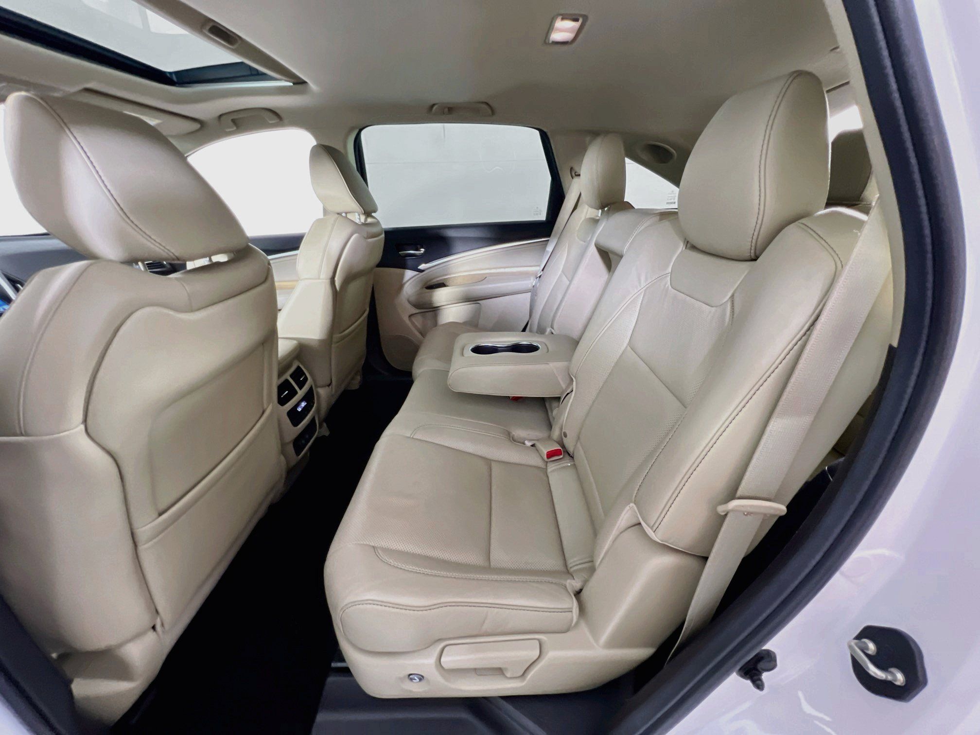 Used 2020 Acura MDX w/ Technology Package AWD/4WD image 25