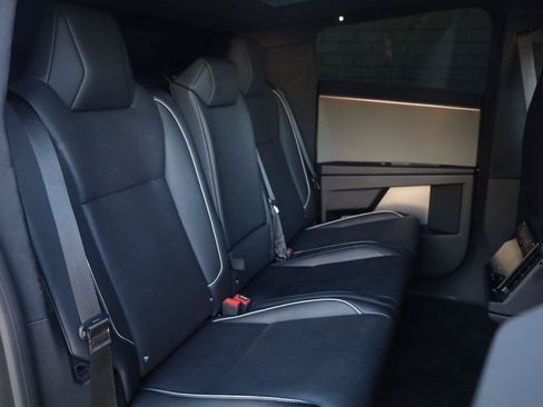Used 2025 Tesla Cybertruck AWD Crew Cab image 29