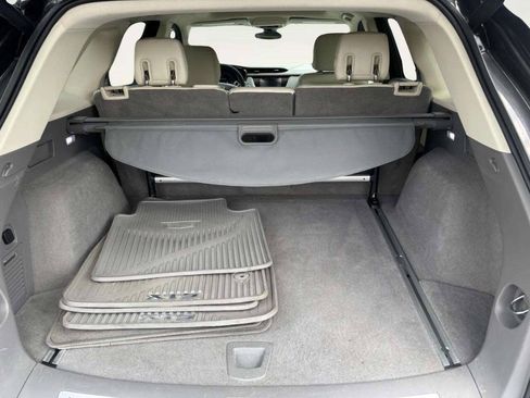 Used 2018 Cadillac XT5 Luxury w/ Driver Awareness Package FWD image 6