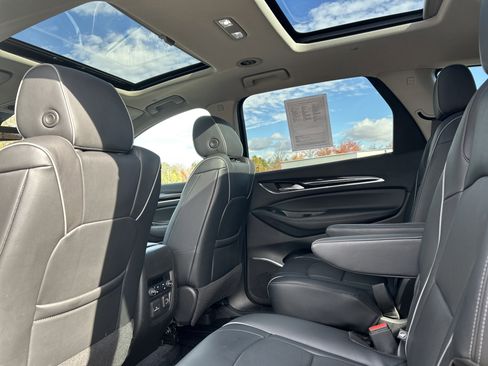 Used 2021 Buick Enclave Avenir image 13