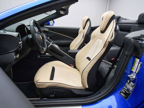 Used 2025 Ferrari Roma Spider image 19