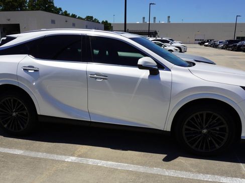 Used 2024 Lexus RX 350 Premium w/ Accessory Package (Z1) FWD image 4