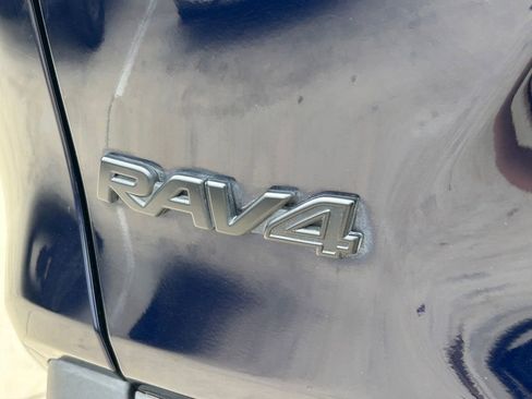 Used 2022 Toyota RAV4 XLE w/ Convenience Package AWD/4WD image 13