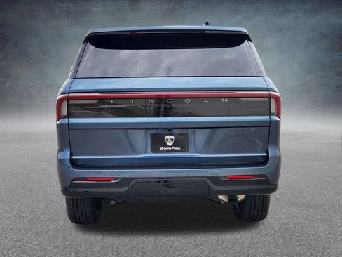 New 2027 Lincoln Navigator Reserve AWD/4WD image 6
