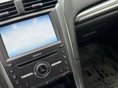 Used 2016 Ford Fusion Titanium FWD image 22