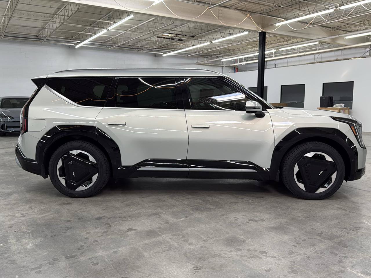 Used 2024 Kia EV9 Land AWD/4WD image 6