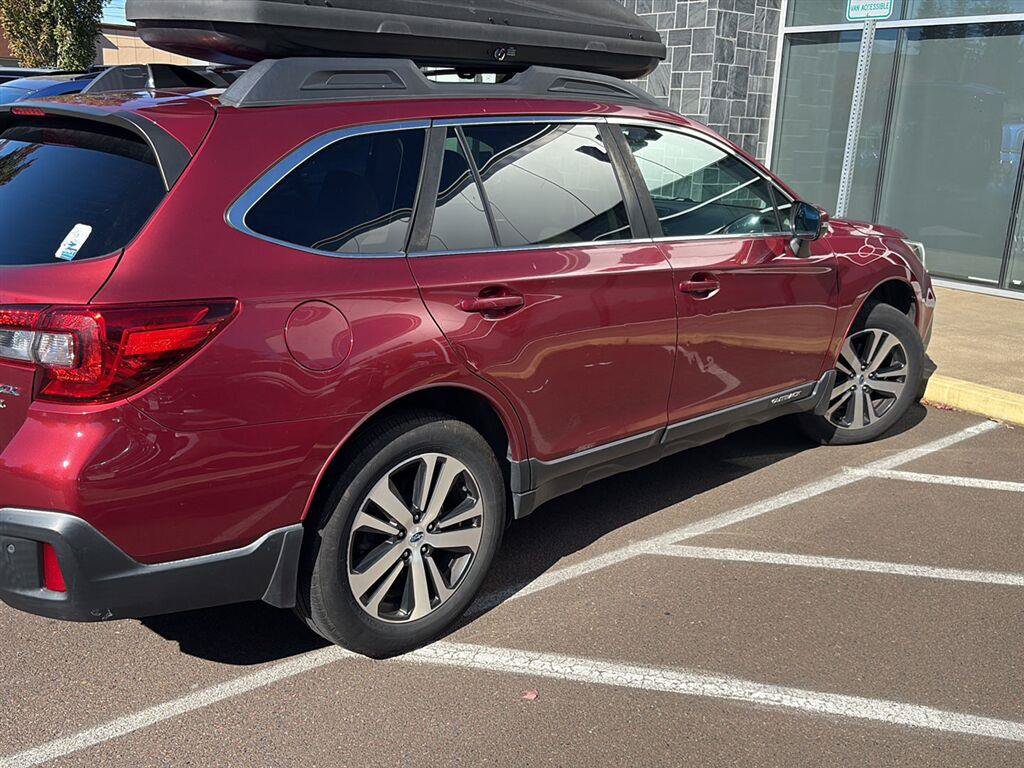 Used 2018 Subaru Outback 3.6R Limited AWD/4WD image 4