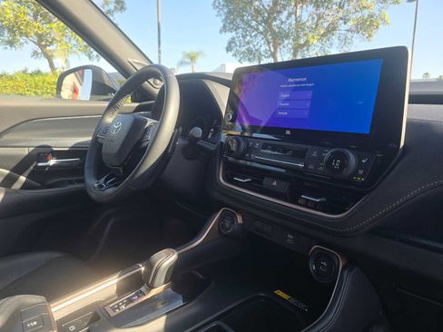 Certified 2024 Toyota Grand Highlander AWD Hybrid image 10