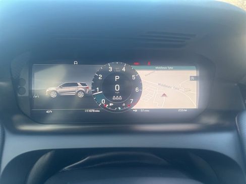 Used 2025 Land Rover Discovery Sport Dynamic SE image 14