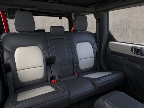 New 2026 Ford Bronco Outer Banks w/ Sasquatch Package AWD/4WD image 11