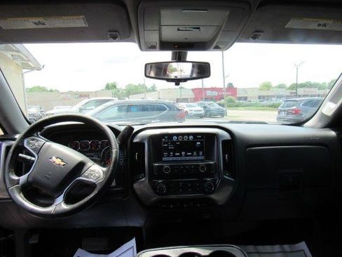 Used 2018 Chevrolet Silverado 1500 LT AWD/4WD image 18