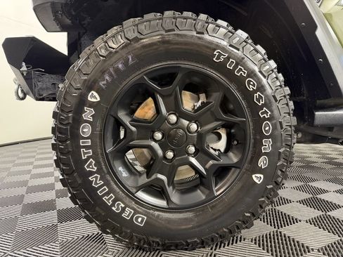 Used 2023 Jeep Wrangler Unlimited w/ Cold Weather Group AWD/4WD image 60