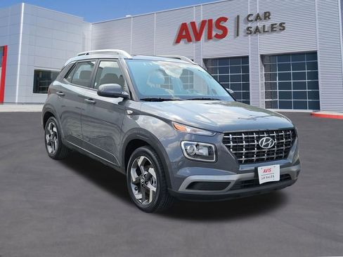 Used 2025 Hyundai Venue SEL FWD image 9