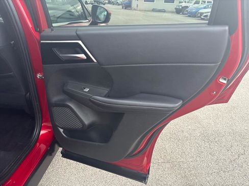 Used 2023 Mitsubishi Outlander SE image 41