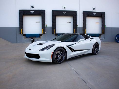 Used 2016 Chevrolet Corvette Stingray Coupe w/ 2LT Preferred Equipment Group RWD image 20