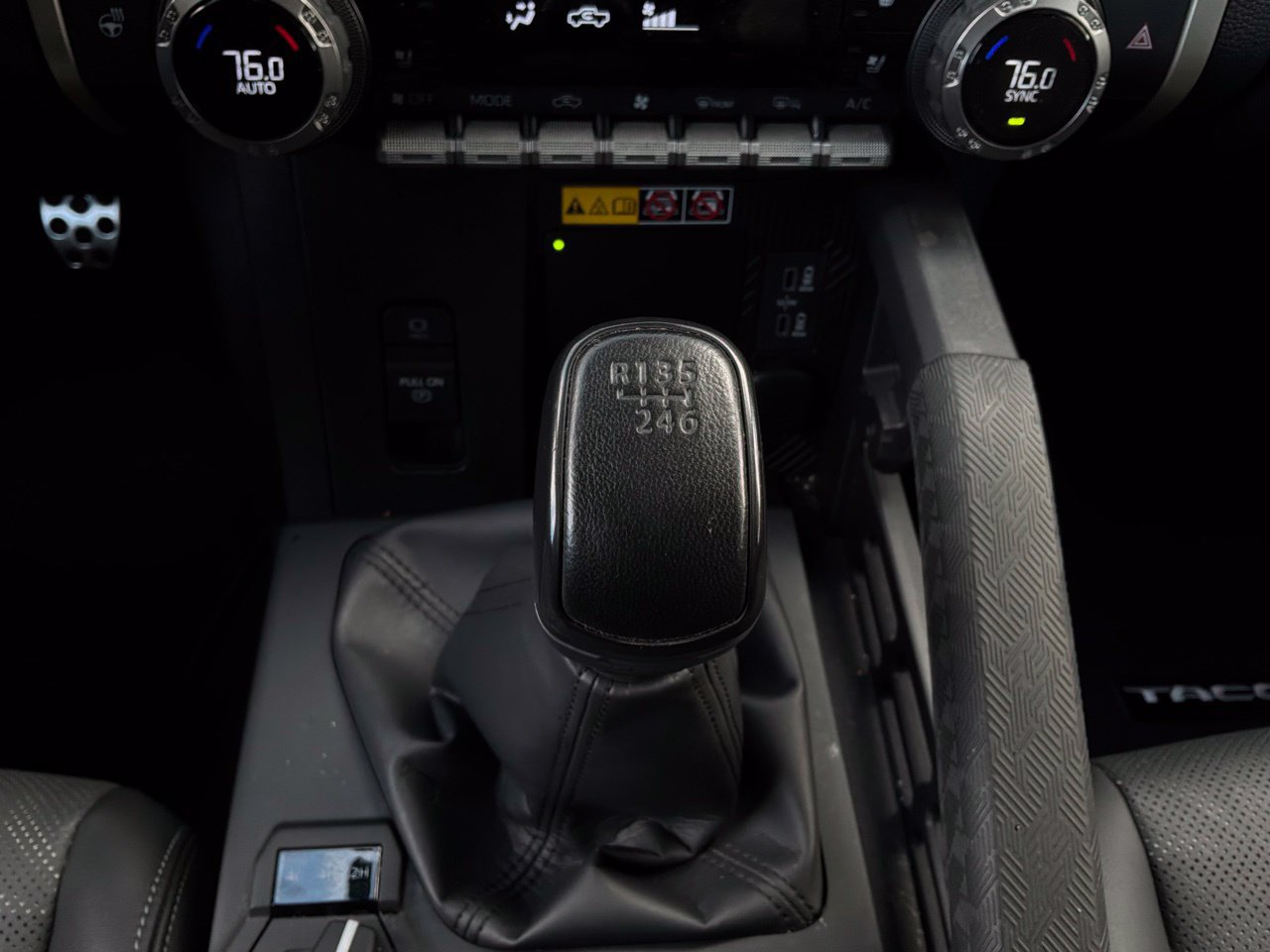 Used 2024 Toyota Tacoma TRD Sport w/ TRD Sport Premium Package AWD/4WD image 37